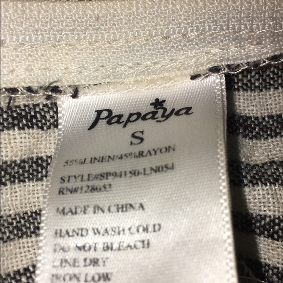 S // White and grey stripped shorts - Picture 3 of 4